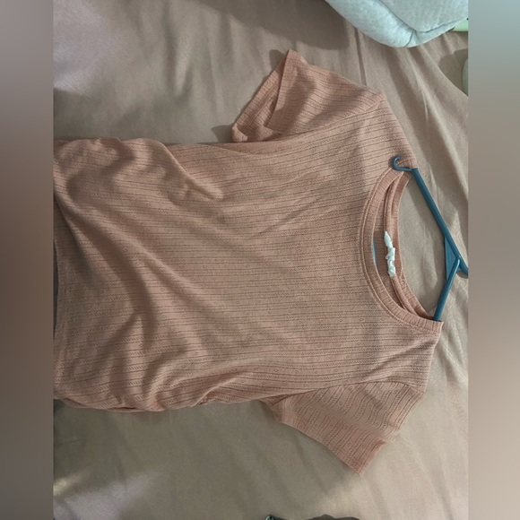 Tops - Picture 3 of 8